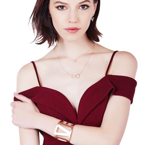 🎉🎉HOST PICK!!!  JustFab “LOVE” Bracelet - Picture 1 of 3